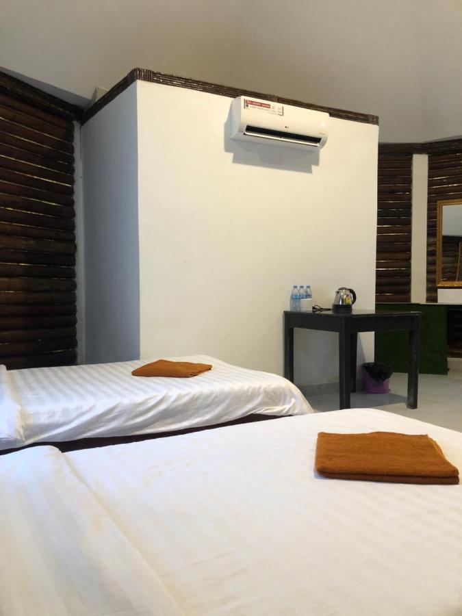 M'Pay Bay Guesthouse Koh Rong Sanloem Exteriör bild