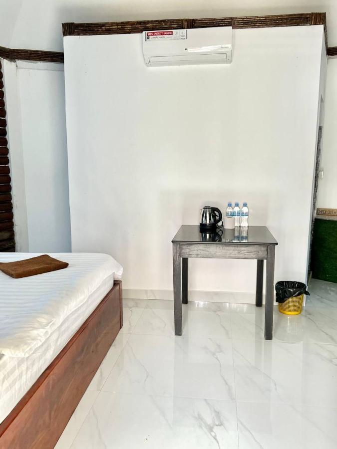 M'Pay Bay Guesthouse Koh Rong Sanloem Exteriör bild