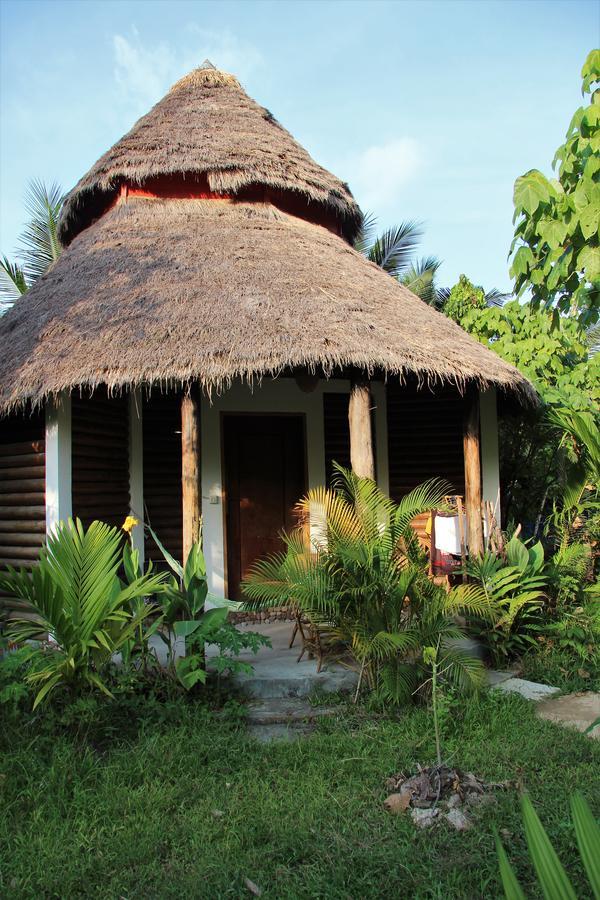 M'Pay Bay Guesthouse Koh Rong Sanloem Exteriör bild